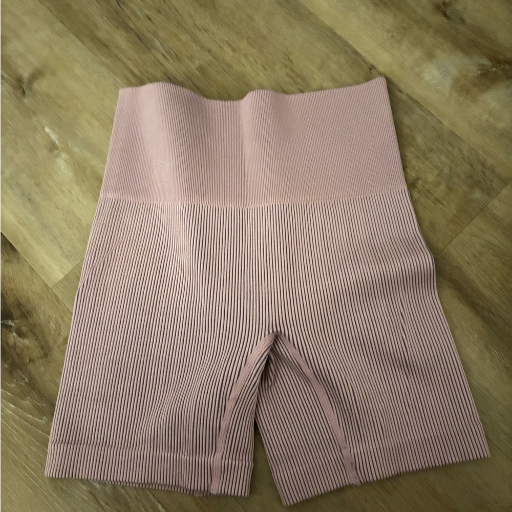 Colsie Ribbed Mauve Bike Shorts